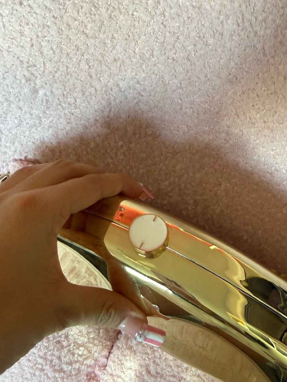Amazon Gold Metallic Sculpted Chain Clutch - Picture 3 of 4